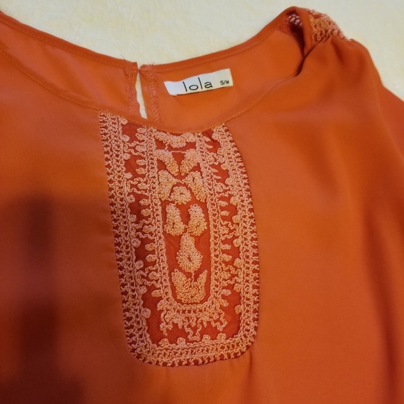 open back blouse - Picture 3 of 4